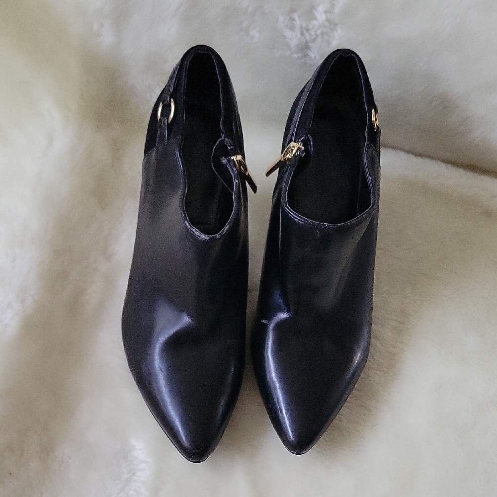 BANDOLINO Longo Anle Booties. Pointed-toe. Sizr 6M.